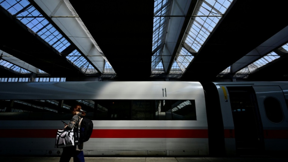 Urteil: Bahn darf Ticketkauf nicht an Angabe von E-Mail oder Handynummer knüpfen