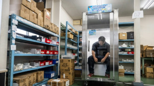 K&uuml;hlschrank f&uuml;r Menschen soll japanische Arbeiter vor Hitze sch&uuml;tzen