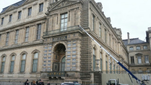 Duas pessoas são indiciadas pelo roubo no Louvre e outras três são liberadas