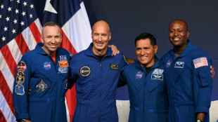 El jefe de la NASA defiende la tripulaci&oacute;n del Artemis III, compuesta solo por hombres