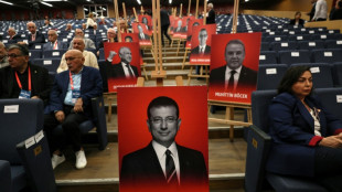 "Nous n'avons pas peur": le maire emprisonn&eacute; d'Istanbul de nouveau au tribunal