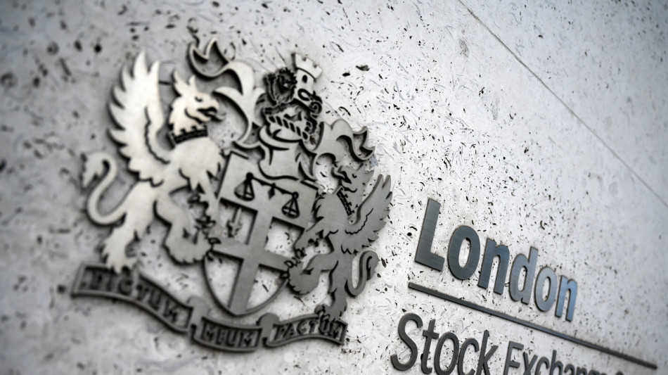 Borsa: l'Europa conclude in tenuta, fiacca Londra