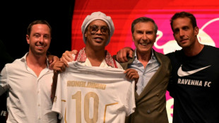 Ronaldinho jogar&aacute; pelo Ravenna na Serie C italiana no dia 15 de novembro