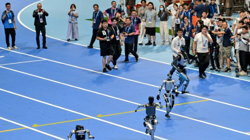 China organiza os primeiros Jogos Mundiais de robôs humanoides