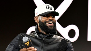 LeBron James seguirá no Lakers para sua 23ª temporada na NBA