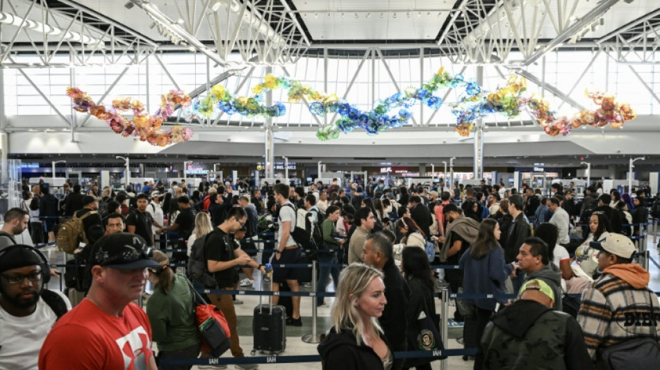 Senadores de EEUU logran acuerdo para poner fin a parálisis presupuestaria récord