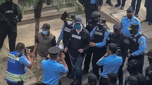 Expresidente Hern&aacute;ndez fue detenido tras pedido de extradici&oacute;n de EEUU