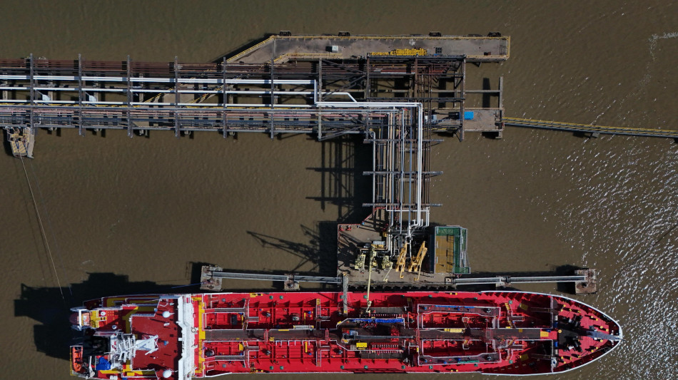 Il petrolio sale a New York, anche il Wti sopra i 100 dollari