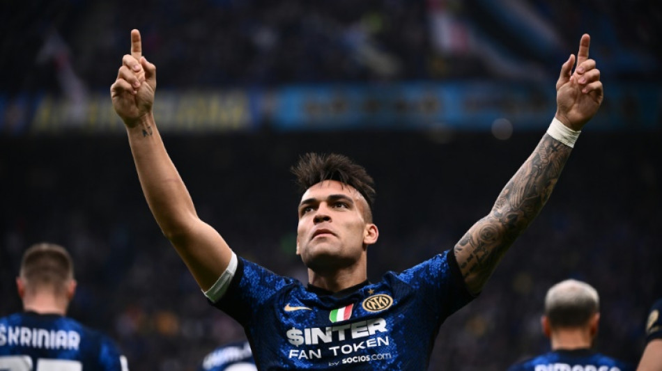 Inter outclass Roma to return top of Serie A