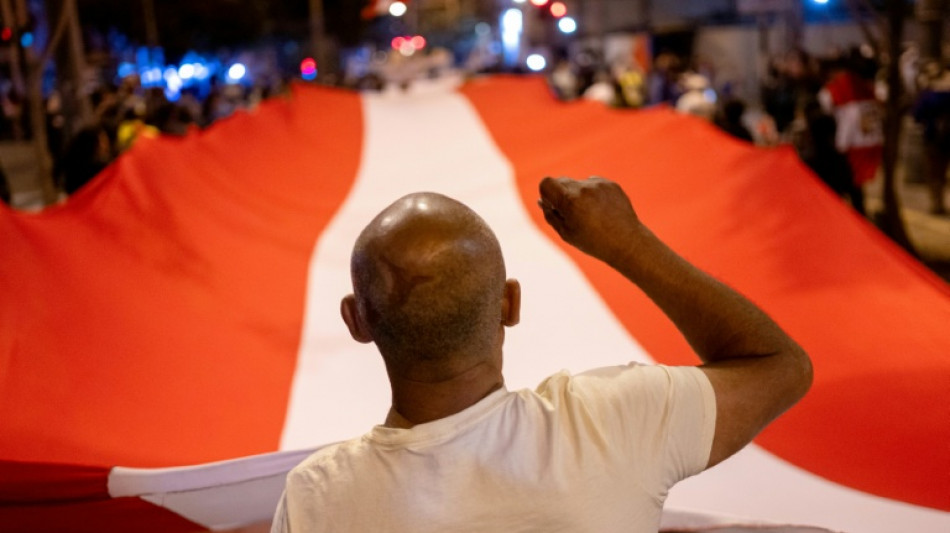 "Ninguno convence": el voto joven y decisivo en las presidenciales de Per&uacute;