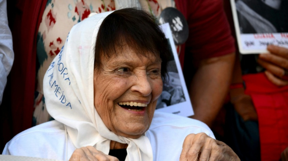Argentine: Taty Almeida, figure des M&egrave;res de la place de Mai, est d&eacute;c&eacute;d&eacute;e
