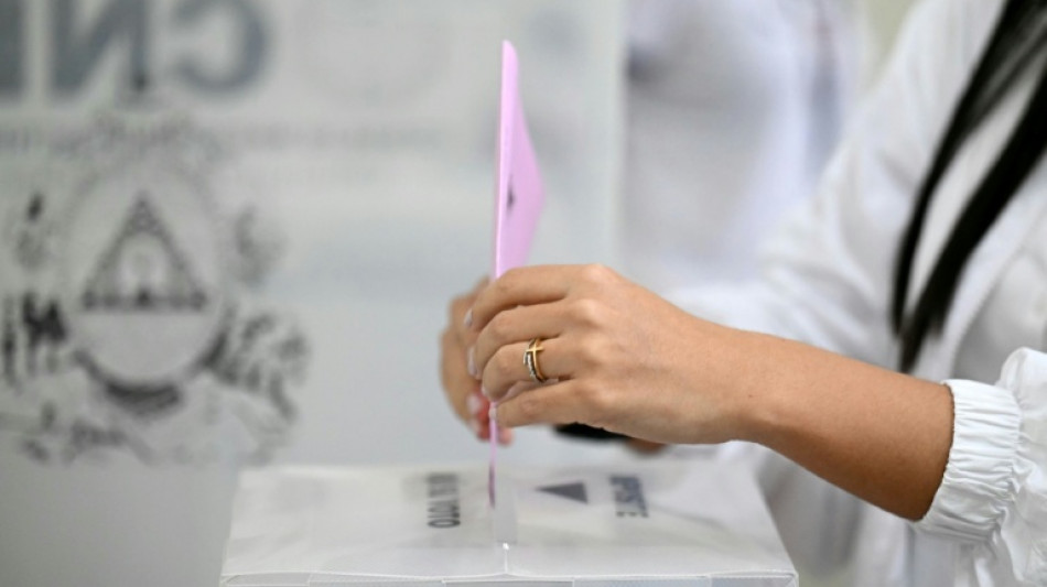 Candidato apoiado por Trump e apresentador de TV est&atilde;o tecnicamente empatados em Honduras