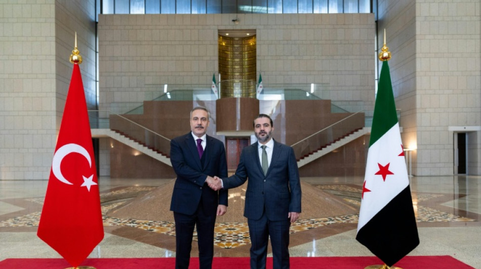 Deadly clashes in Aleppo as Turkey urges Kurds not to be obstacle to Syria's stability