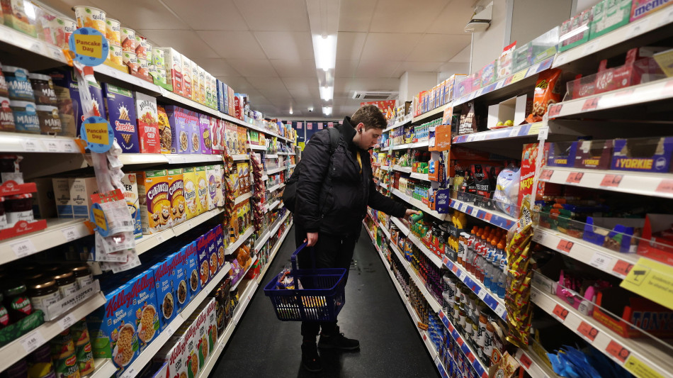 Confcooperative: 'spesa di Pasqua sale a 1,7 miliardi, l'inflazione svuota carrelli'
