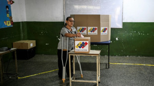 Partido de Maduro conquista maioria das prefeituras na Venezuela após boicote da oposição