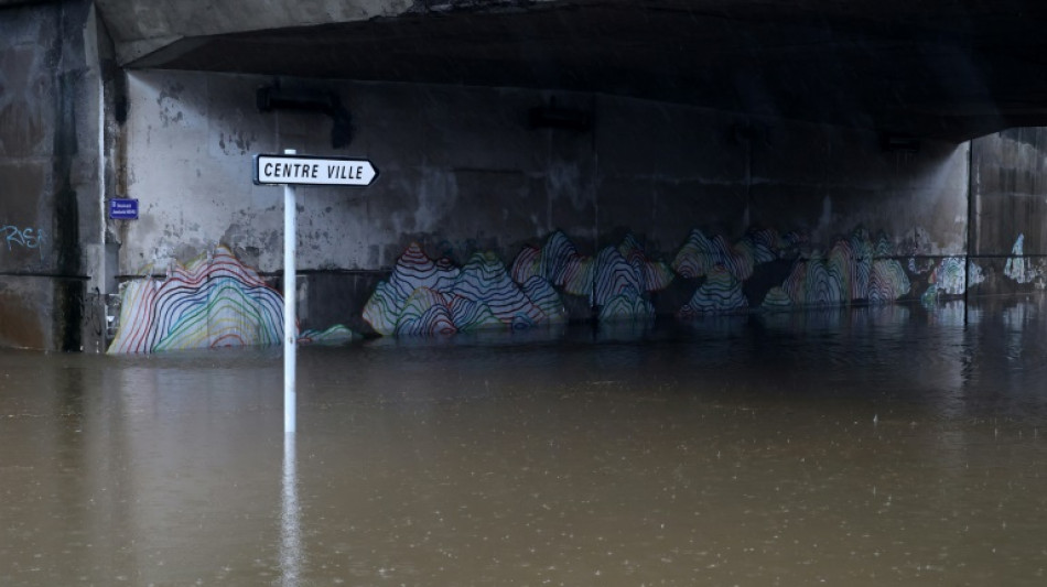 Cyclone Belal: &agrave; La R&eacute;union, des rues d&eacute;sertes avant un long confinement
