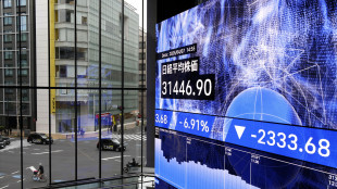 Borsa: listini cinesi in recupero, giù Tokyo