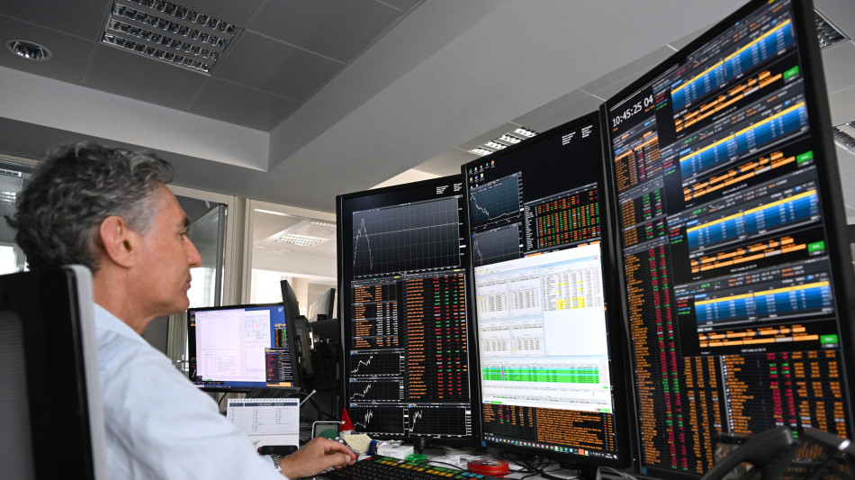 Borsa: Milano prosegue positiva, in luce Inwit