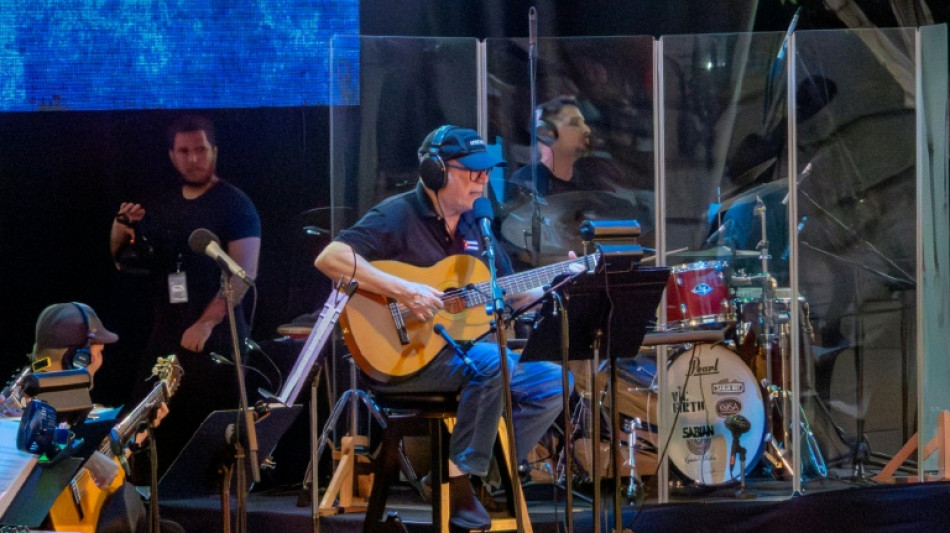 Cubano Silvio Rodríguez inicia gira latinoamericana con emotivo concierto en La Habana