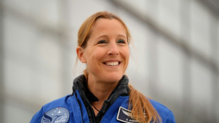 Astronautin Adenot als erste Franz&ouml;sin auf Au&szlig;eneinsatz im All