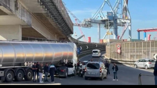 ++ Protesta tir, bloccato varco al porto di Napoli ++