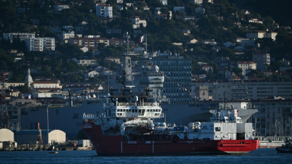 Le d&eacute;barquement des migrants termin&eacute;, l'Ocean Viking a quitt&eacute; Toulon