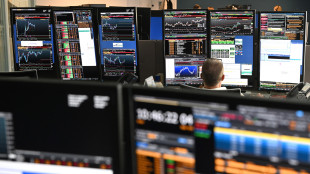 Borsa: Europa tentenna, Parigi sale dello 0,2%