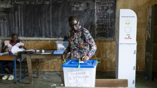Guinea aprueba nueva constitución por amplio margen y abre camino a elecciones