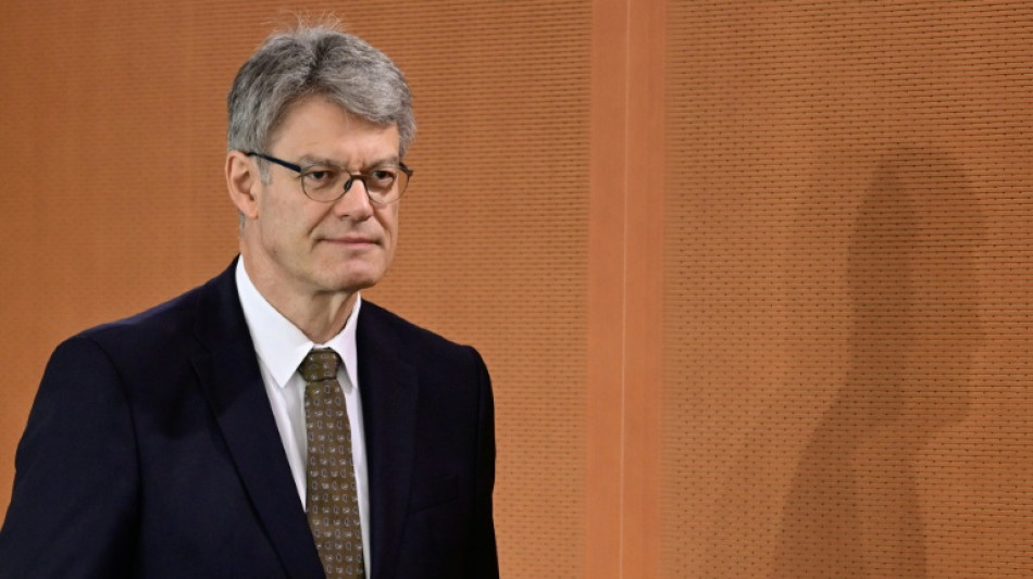 Schnieder verschiebt P&uuml;nktlichkeitsziele der Bahn nach hinten