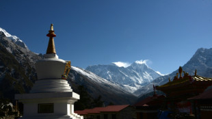 Quatro britânicos alcançam rapidamente o cume do Everest com ajuda polêmica do xenônio