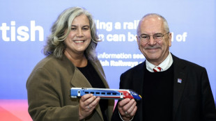 Nationalisation du rail: Londres dévoile ses trains aux couleurs de l'Union Jack