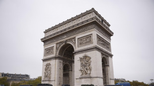 Gi&ugrave; i titoli di Stato francesi con crollo della fiducia e voto su legge di Bilancio