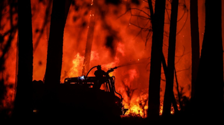 Apr&egrave;s un &eacute;t&eacute; sur le front des incendies, les pompiers revendiquent