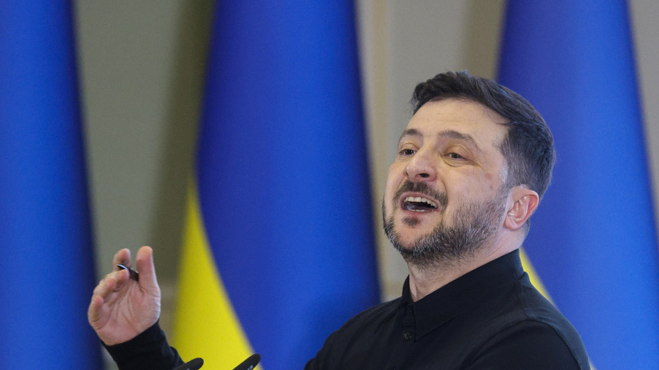 Zelensky, il piano Usa non prevede che l'Ucraina rinunci alla Nato