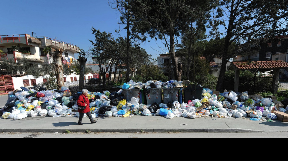 Aumentati i rifiuti urbani e si differenzia di pi&ugrave;, il Mezzogiorno riduce il gap