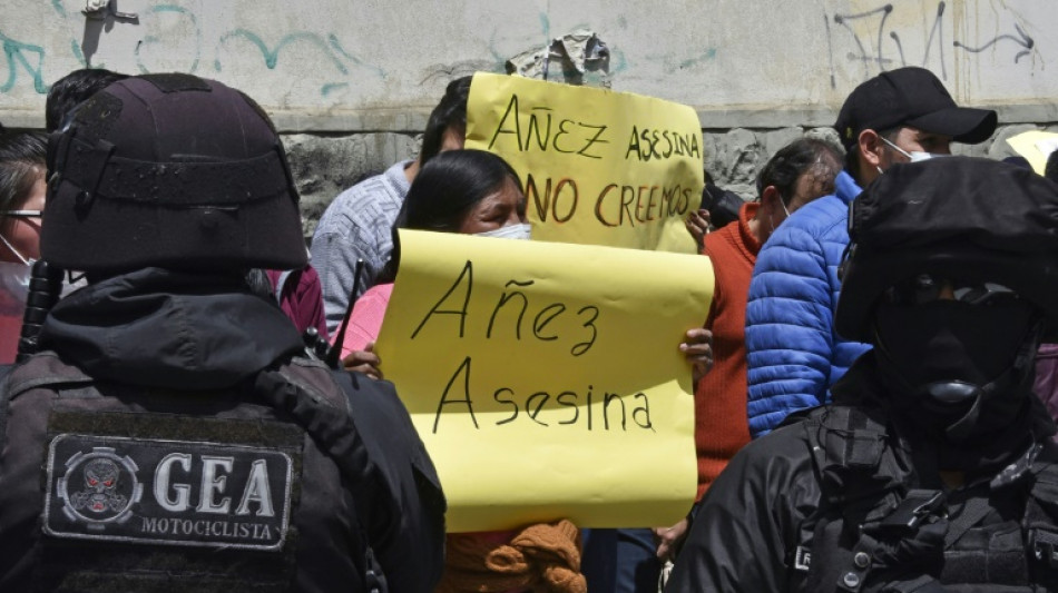 Bolivie: des manifestants emp&ecirc;chent l'hospitalisation de l'ex-pr&eacute;sidente en gr&egrave;ve de la faim