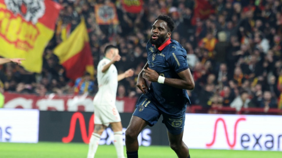 Lens reclaim top spot in Ligue 1 with Nice win