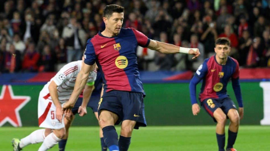 Foot: le Barcelonais Lewandowski devient le 3e joueur de l'histoire à inscrire plus de 100 buts en C1