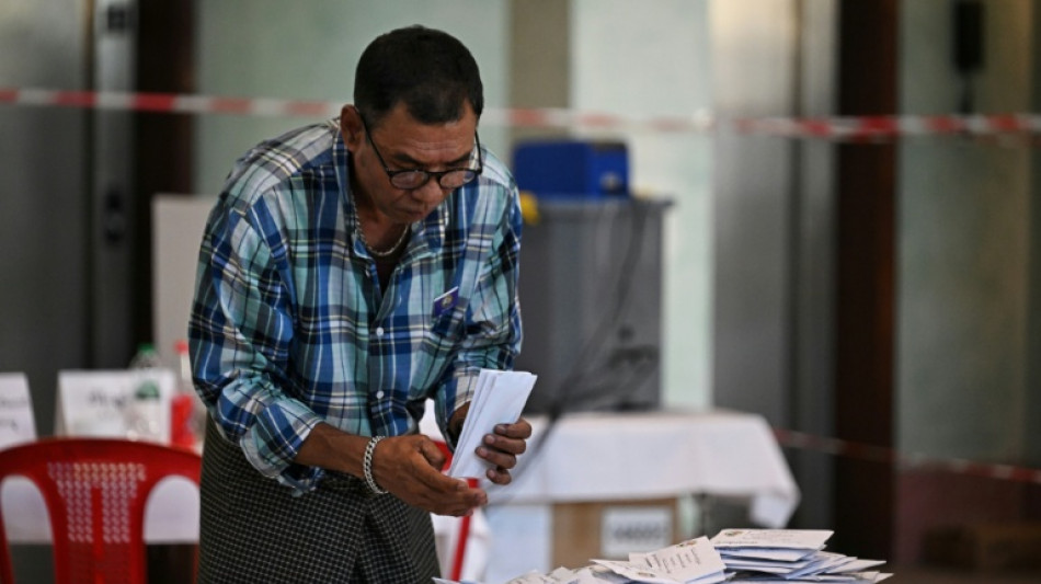 Les Birmans votent pour la deuxi&egrave;me phase des l&eacute;gislatives organis&eacute;es par la junte 
