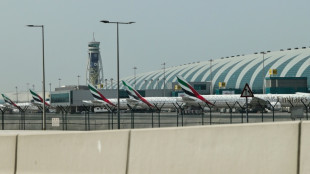 Flughafen Dubai stellt nach iranischem Angriff auf Emirate erneut Flugbetrieb ein