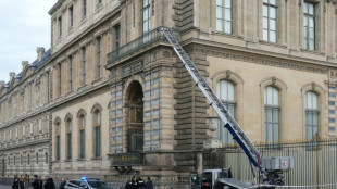 Alarmes do Louvre funcionaram durante o roubo, garante presidente do museu