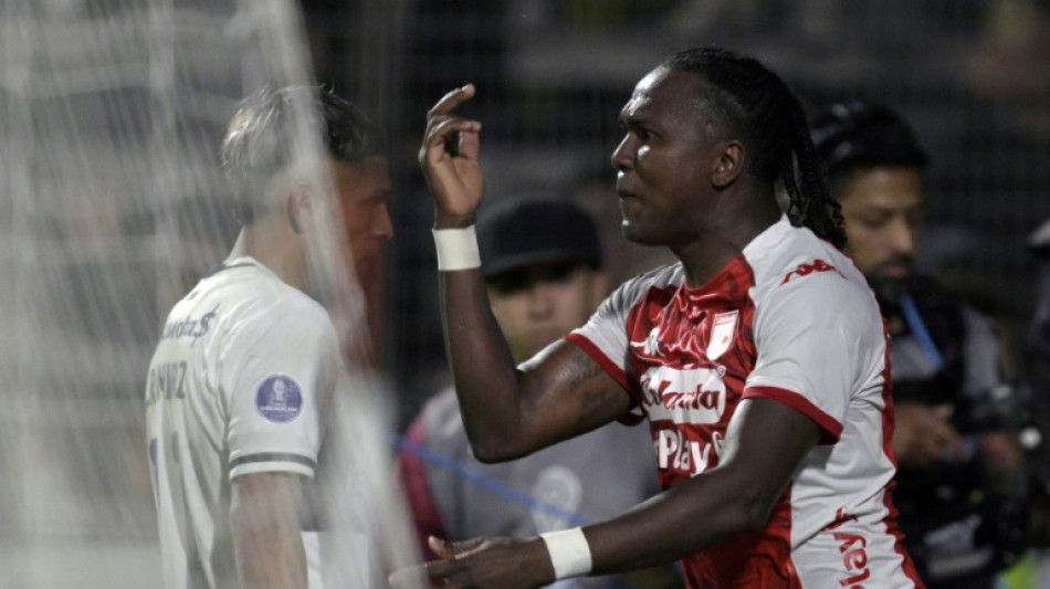 Denúncia de racismo abala futebol sul-americano após caso Vini Jr na Espanha