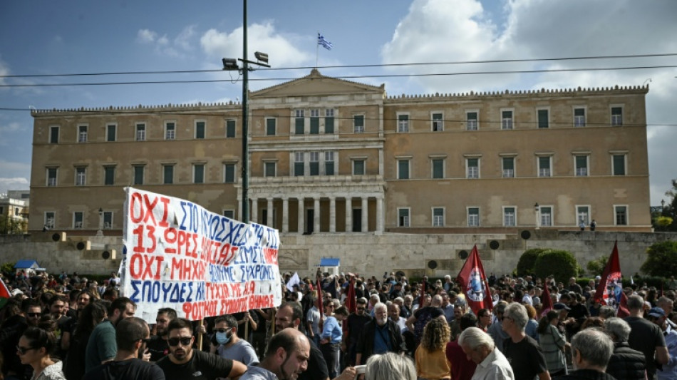 Grèce: les députés débattent de la possibilité d'une journée de travail de 13 heures