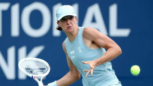 Swiatek races into Toronto semis as Svitolina battles through