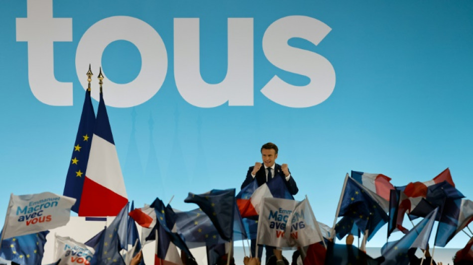 Pr&eacute;sidentielle: splendeur et mis&egrave;re dans les QG des candidats