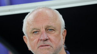 T&eacute;cnico do Iraque pede que repescagem para Copa do Mundo seja adiada