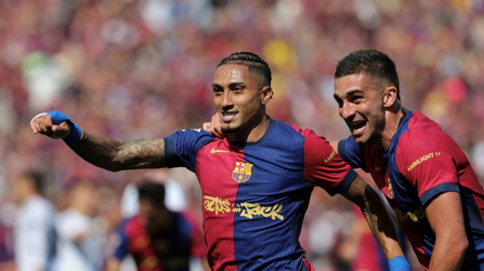 Raphinha renova com Barcelona até 2028