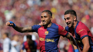 Raphinha renova com Barcelona até 2028