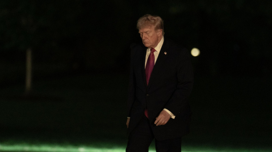 Trump: senza un accordo di pace il blocco dei porti iraniani resta