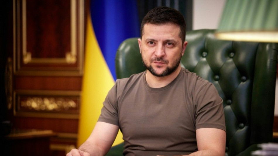 Zelensky, attendu devant le parlement, remet l'Ukraine au coeur de la pr&eacute;sidentielle